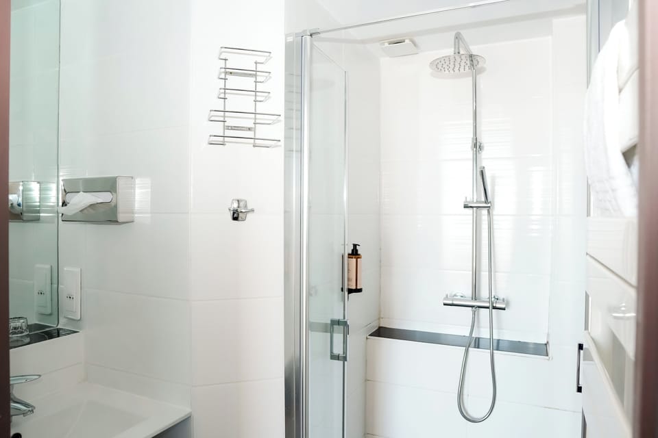 Comfort Double Room, Terrace, Sea View | Bathroom | Eco-friendly toiletries, hair dryer, towels