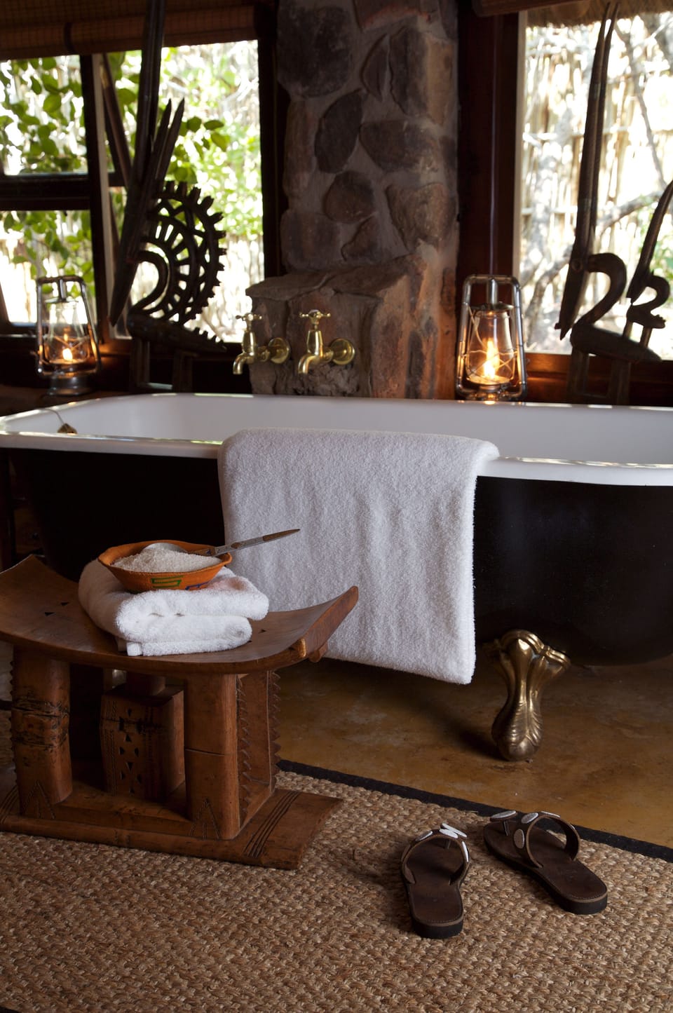 Separate tub and shower, deep soaking tub, rainfall showerhead