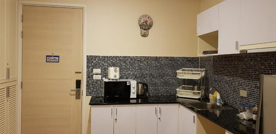 Fridge, microwave, toaster