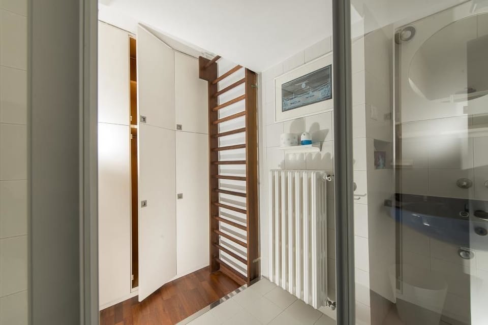 Double Room | Bathroom | Free toiletries, hair dryer, towels