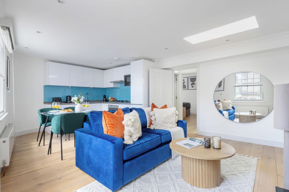 City Apartment, 1 Double Bed with Sofa bed, Non Smoking, City View | Living area | 40-inch Smart TV with satellite channels