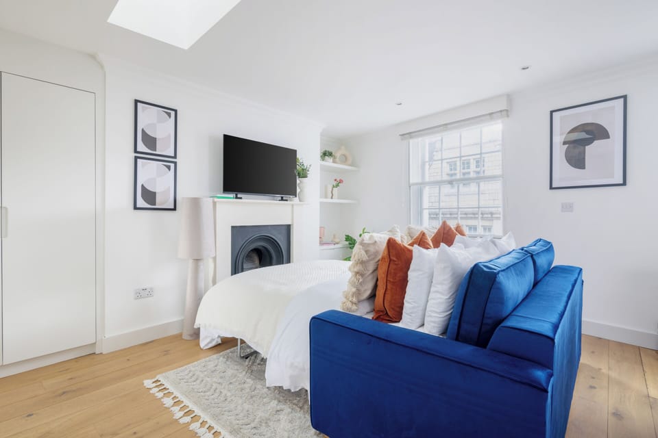City Apartment, 1 Double Bed with Sofa bed, Non Smoking, City View | Iron/ironing board, cribs (surcharge), WiFi (free), bed sheets