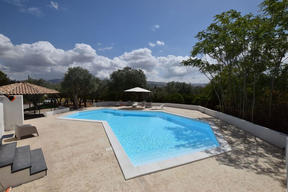 Autumn, Balcony / Terrace / Patio, Garden, Pool, Spring, Summer