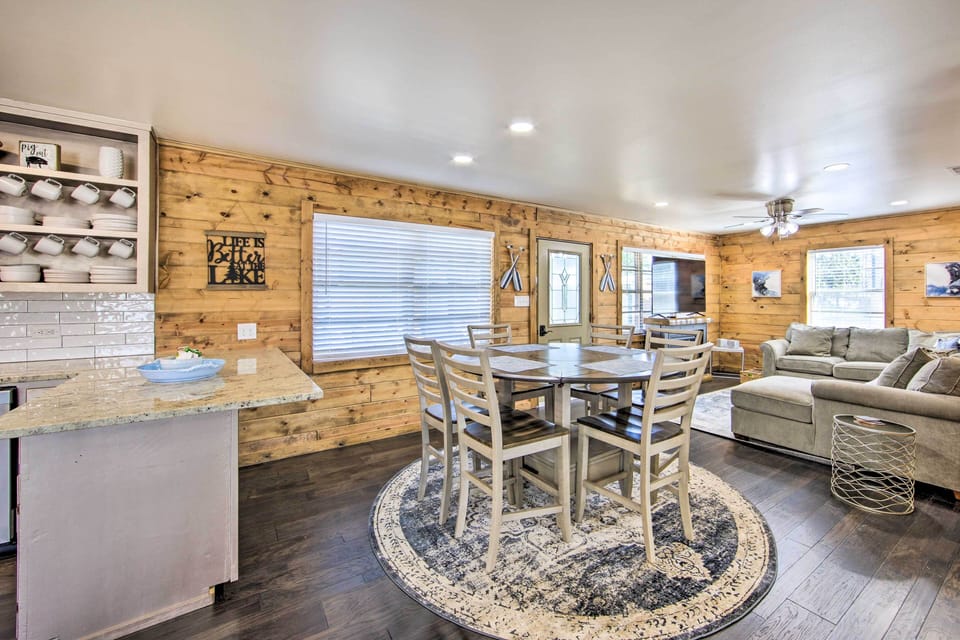 Lone Star Retreat | Dining Area