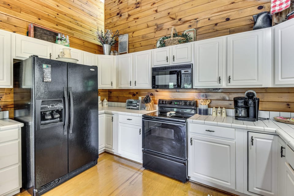 Kitchen | Main Level