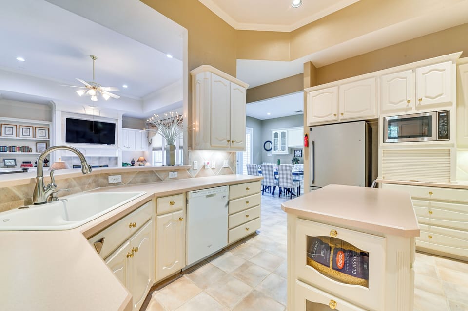 Kitchen | 1st Floor