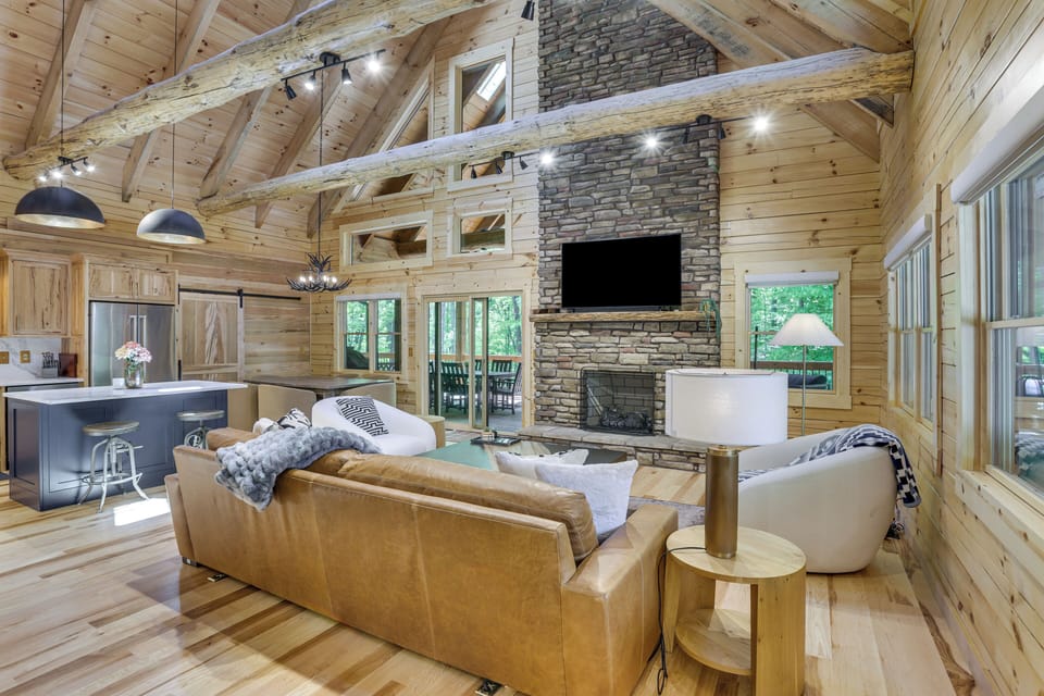 Living Area | Main Level