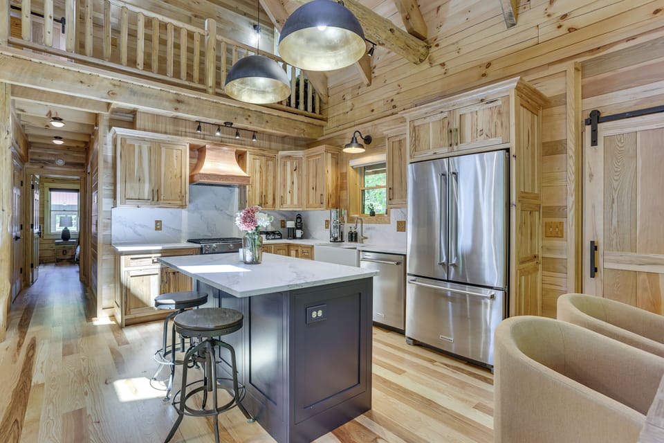 Kitchen | Main Level