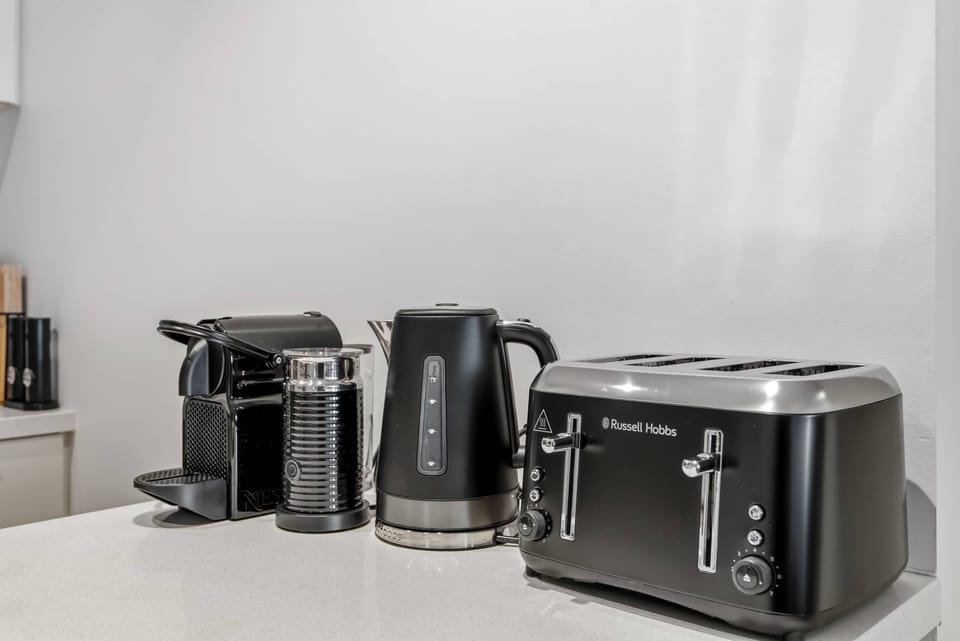 Start your mornings right with premium kitchen essentials designed for comfort and convenience.