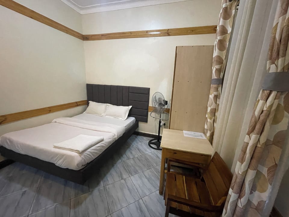 Economy Single Room, Courtyard View | Desk, laptop workspace, free WiFi
