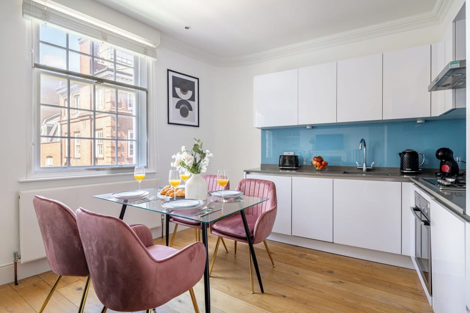 City Apartment, 1 Double Bed with Sofa bed, Non Smoking, City View | Private kitchen | Espresso maker, coffee/tea maker, electric kettle, highchair