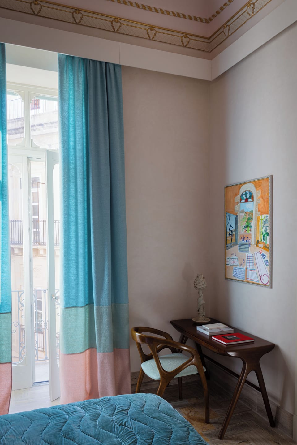 Suite | Premium bedding, minibar, in-room safe, WiFi (free)