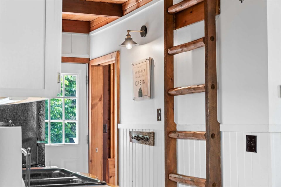 House, Multiple Beds, Patio, Garden View (Whispering Bass Lodge) | Interior