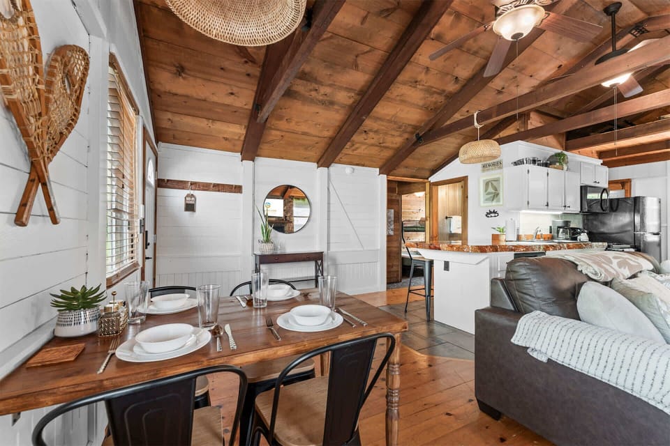 House, Multiple Beds, Patio, Garden View (Whispering Bass Lodge) | Interior