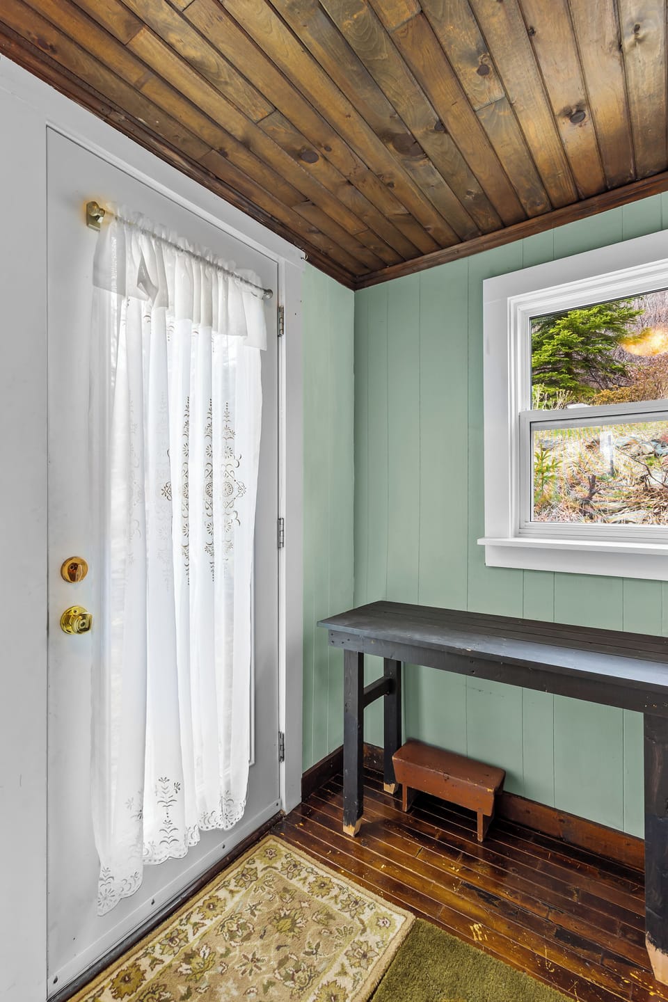 Cozy entry nook with natural light