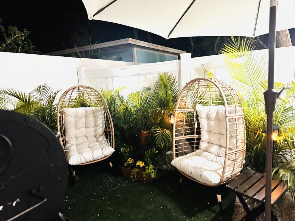 Exterior Private Seating