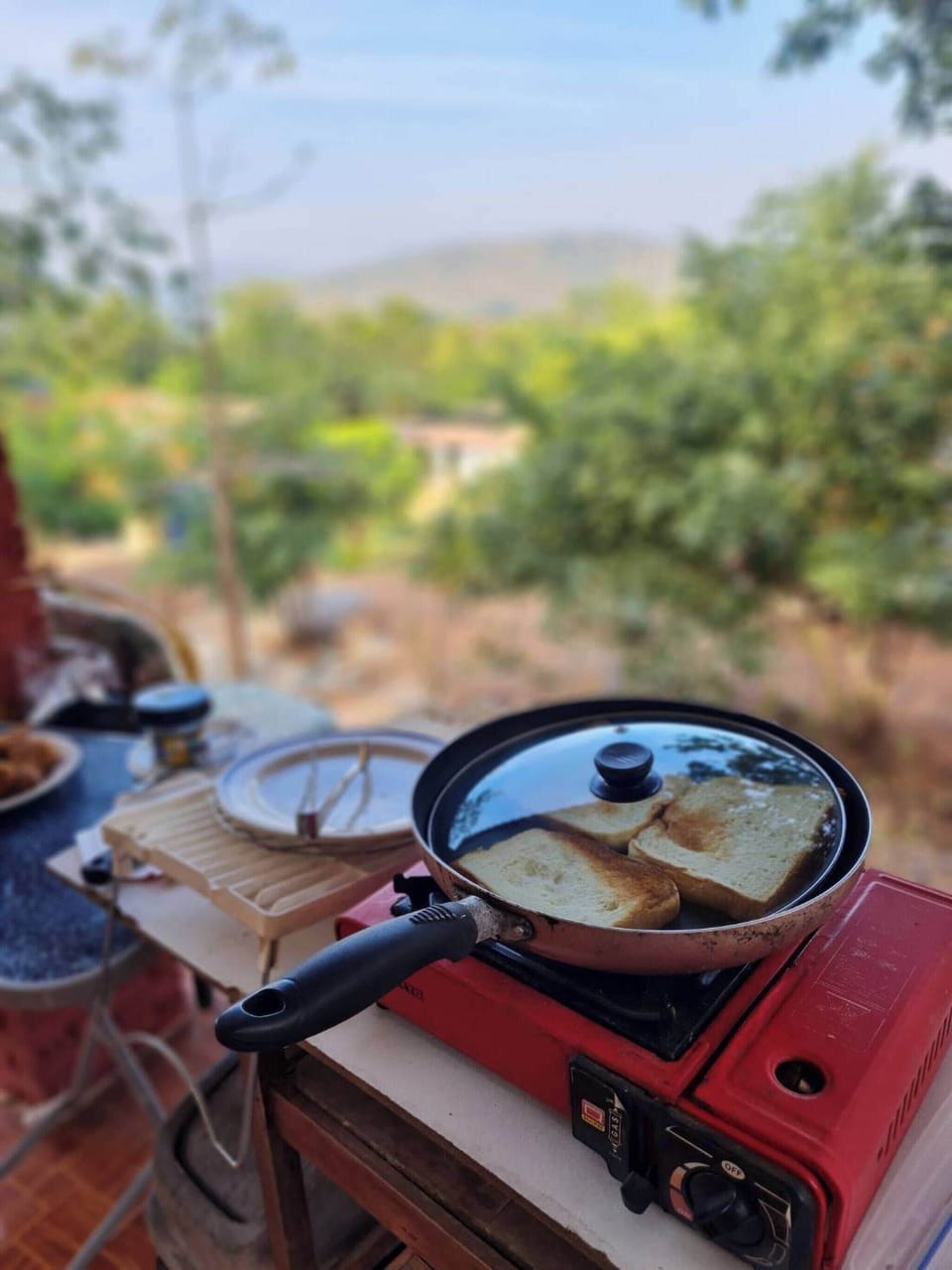 Cabin, 1 Bedroom, Balcony, Garden View | Food and drink