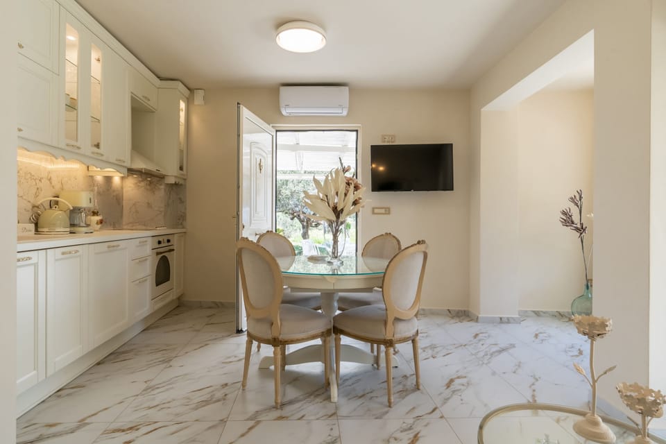 House | 1 bedroom