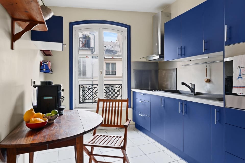 The kitchen is fully equipped to prepare a simple meal 