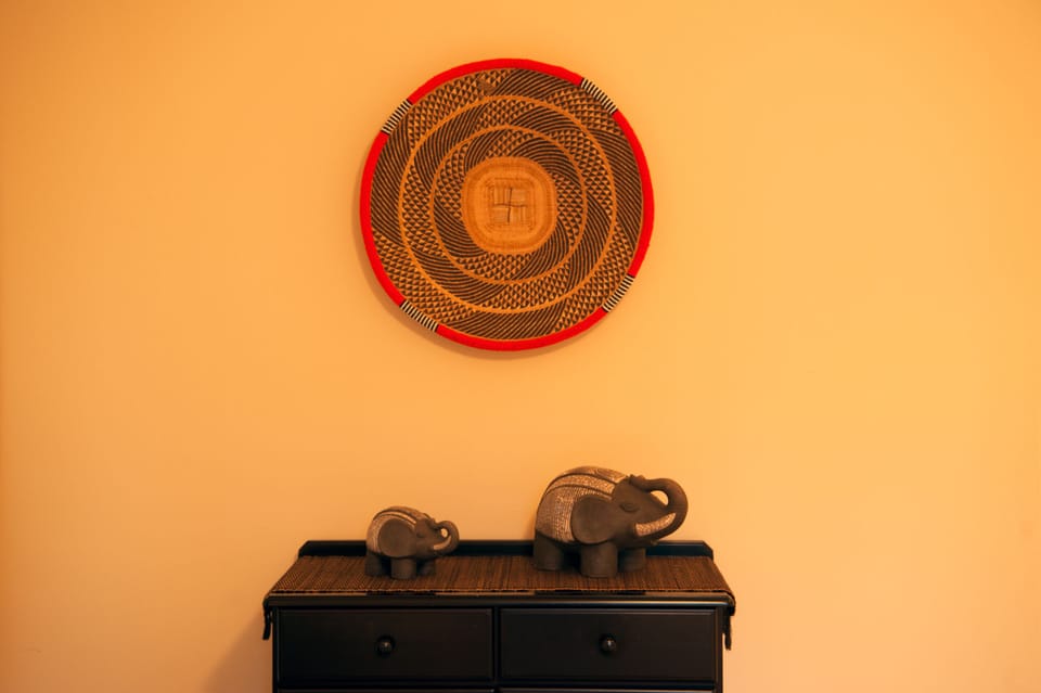 Elephant King Room | In-room safe, iron/ironing board, free WiFi, bed sheets