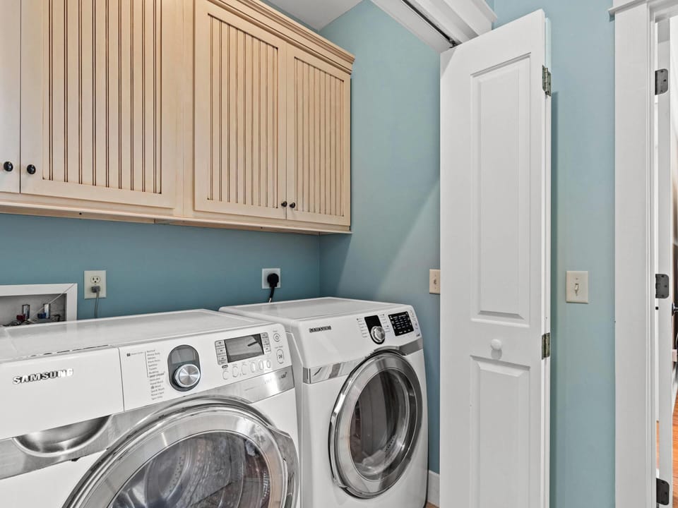 Lazy Beach - Laundry Room- Third Floor
