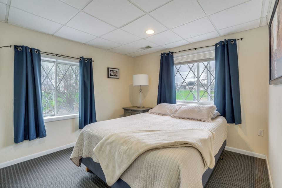 Near Boating, Lake Huron! Quiet Condo on Creek Apartment in Port Huron