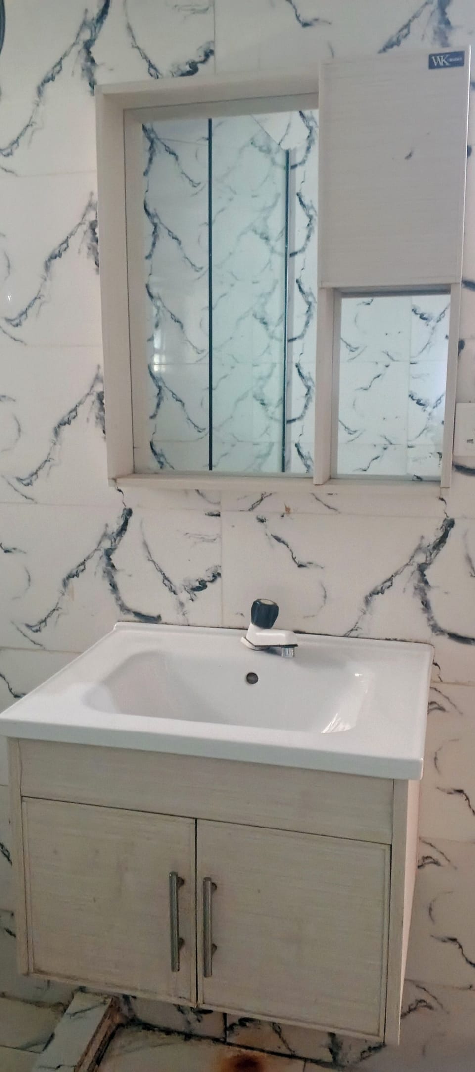 Comfort Suite | Bathroom | Shower, slippers, towels, soap