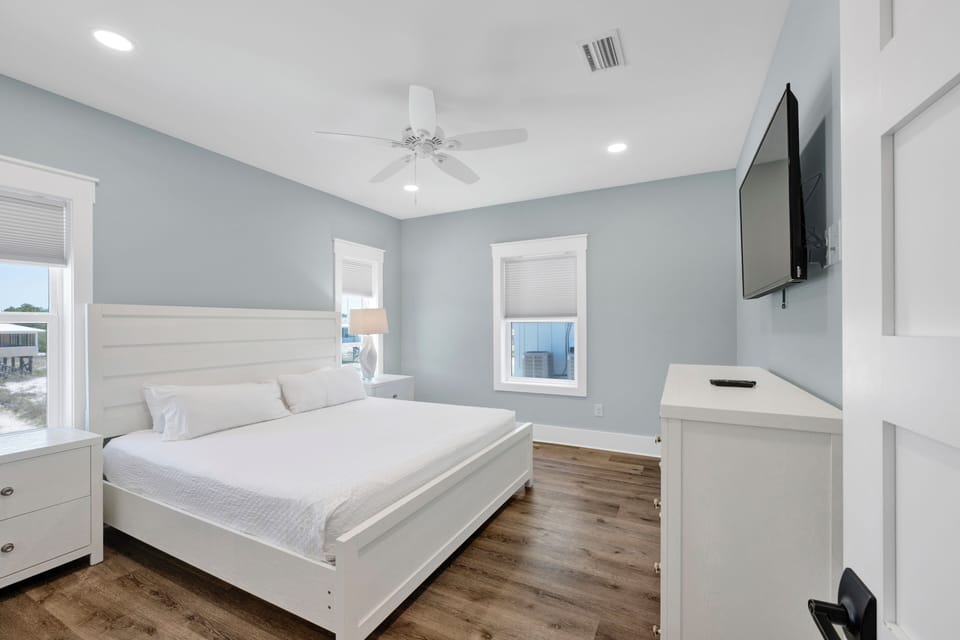 Bedroom 5 offers a private bathroom, television and King bed - sleeps 2