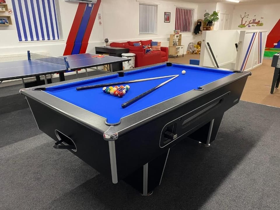 House | Game room