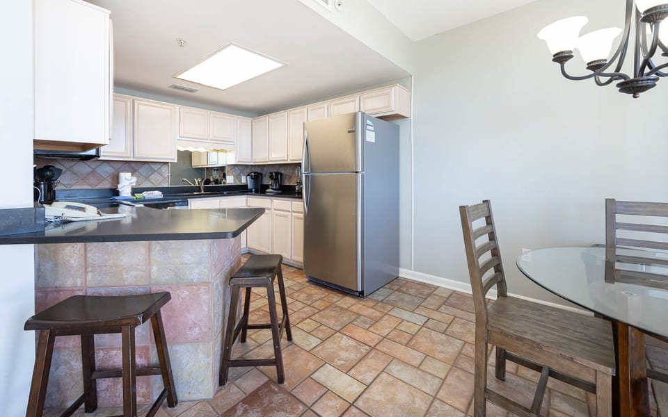 Condo, 1 Bedroom | Private kitchen | Fridge, oven, coffee/tea maker