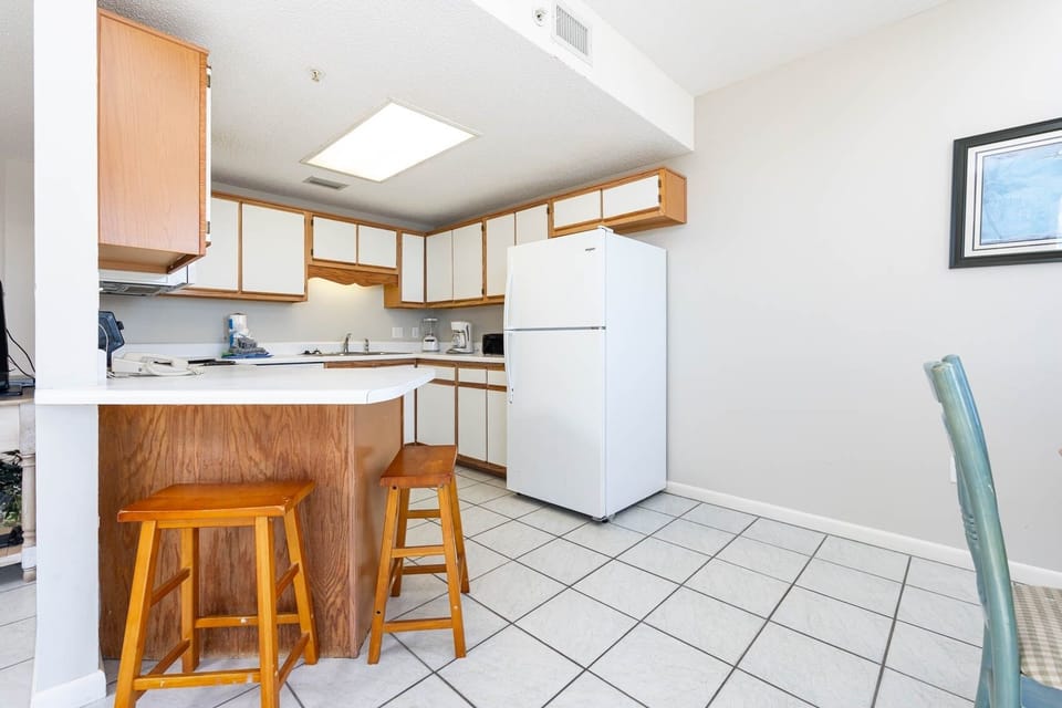 Condo, 1 Bedroom | Private kitchen | Coffee/tea maker, fridge, oven