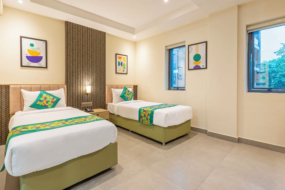 Deluxe Double Room | Iron/ironing board