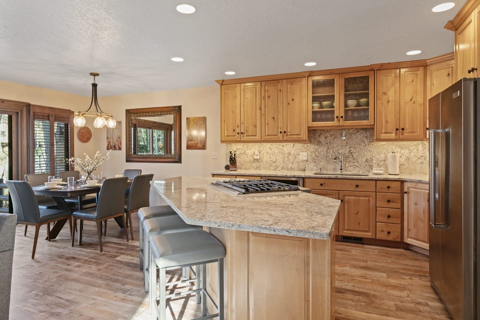 Condo, 3 Bedrooms | Private kitchen | Coffee/tea maker, fridge, oven, toaster