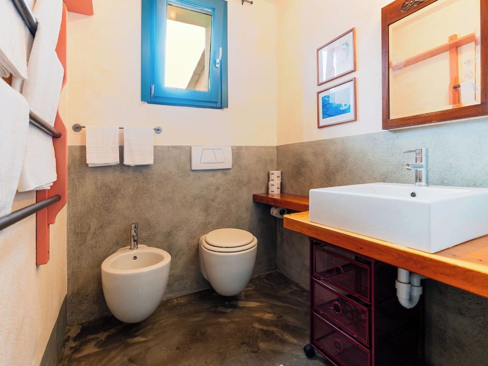Wall, Flooring, Bathroom Sink, Plumbing Fixture, Floor, Wood, Interior Design, Bathroom, Sink, Furniture
