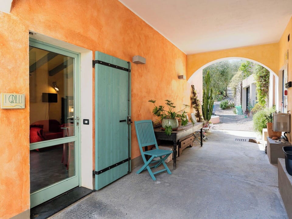 Wall, Furniture, Flooring, Door, Architecture, Interior Design, Home, Floor, Lighting, Flowerpot