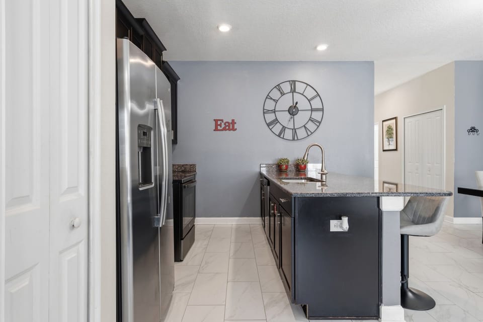 Fully-equipped kitchen