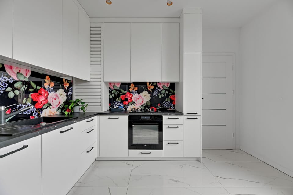 Standard Studio Suite, 1 Queen Bed with Sofa bed, Non Smoking, Private Bathroom | Private kitchen | Coffee/tea maker, electric kettle, highchair, freezer