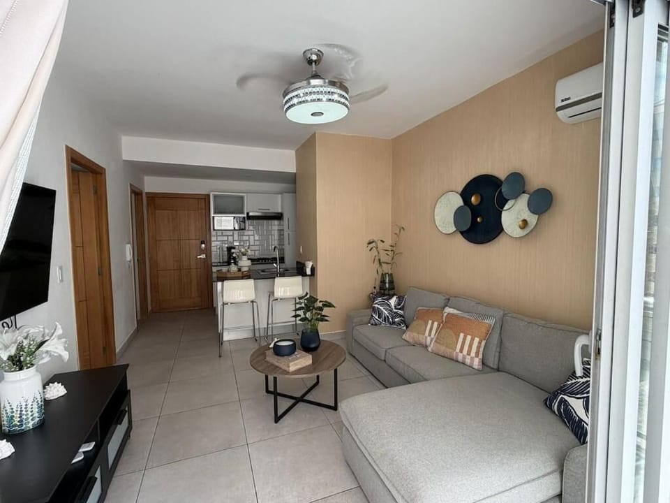 Apartment, 1 Bedroom, Smoking | Living room
