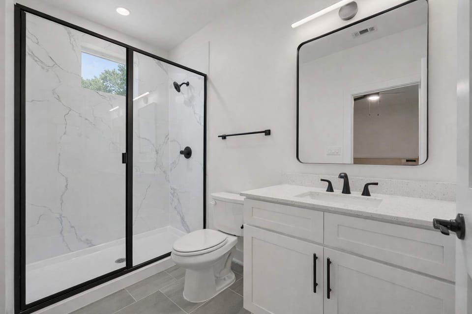 Ensuite bathroom type A (#1, #3, #5)