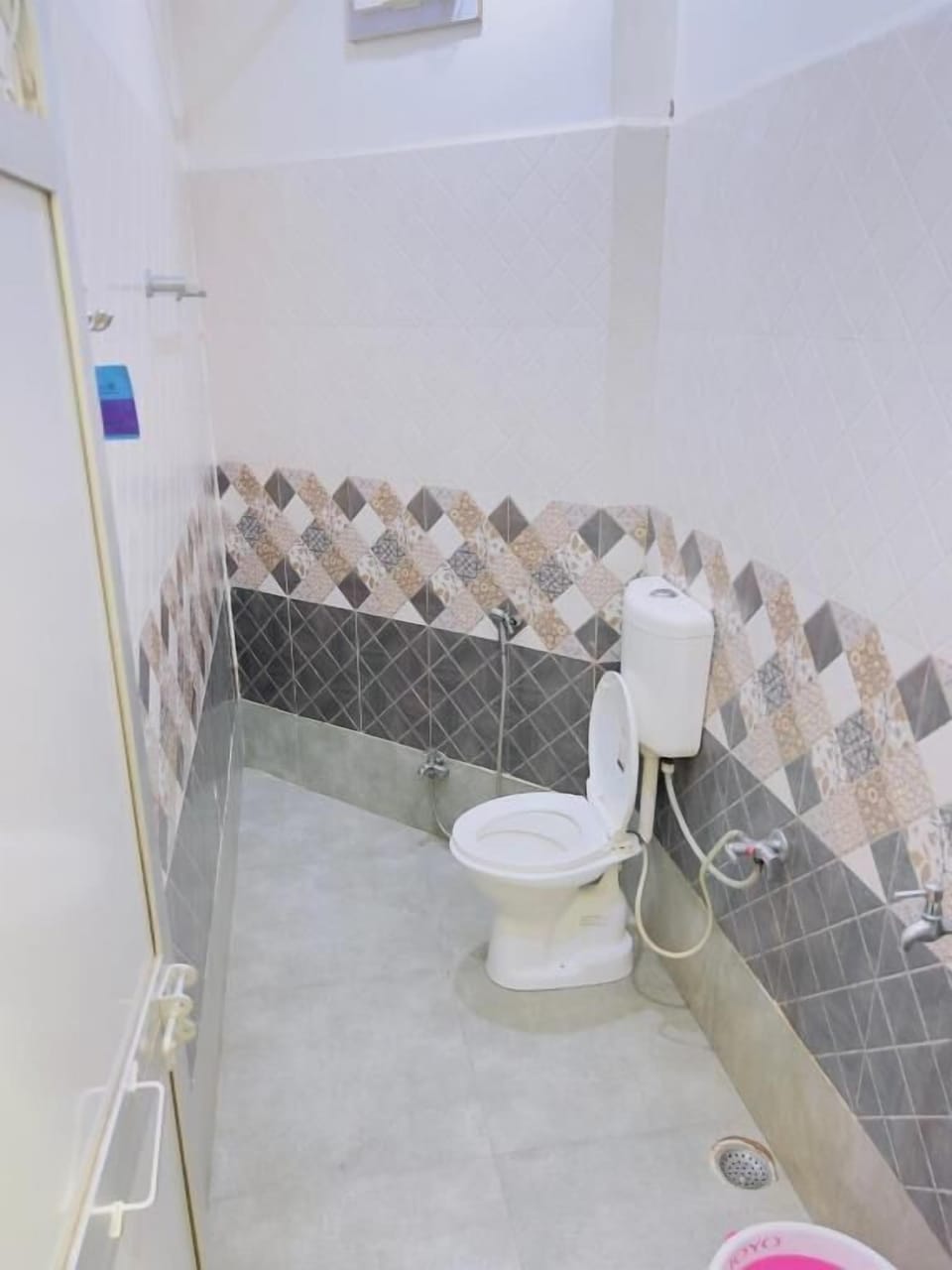 Shower, towels, soap, shampoo