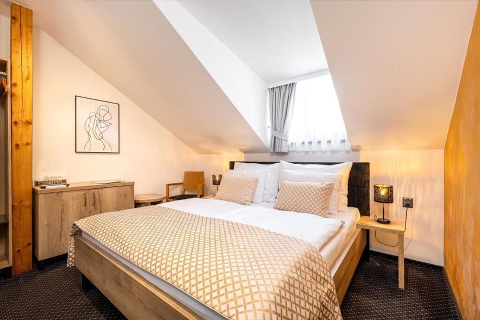 Superior Double Room | In-room safe, blackout drapes, soundproofing, free WiFi
