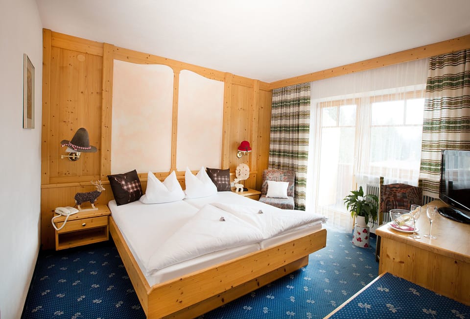 Double Room, Balcony, Mountain View | In-room safe, desk, free WiFi, bed sheets