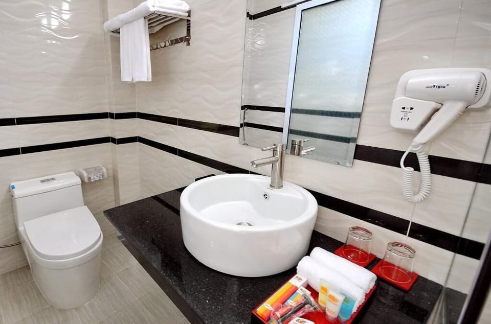 Slippers, bidet