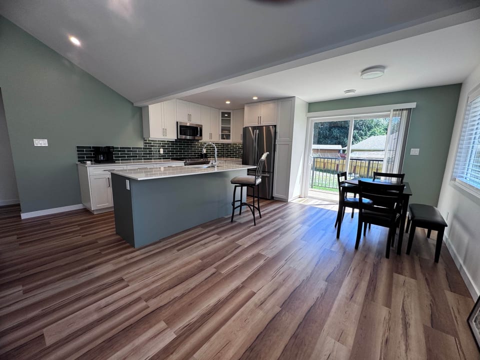 Kitchen and Dinning area