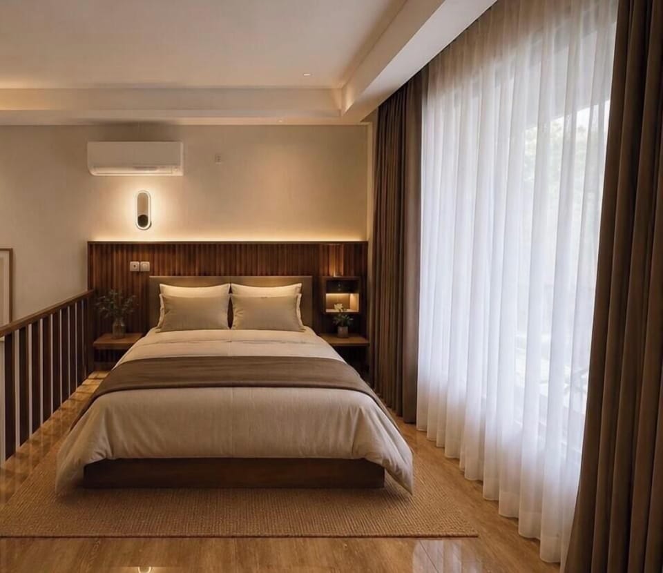 Blackout drapes, soundproofing, free WiFi