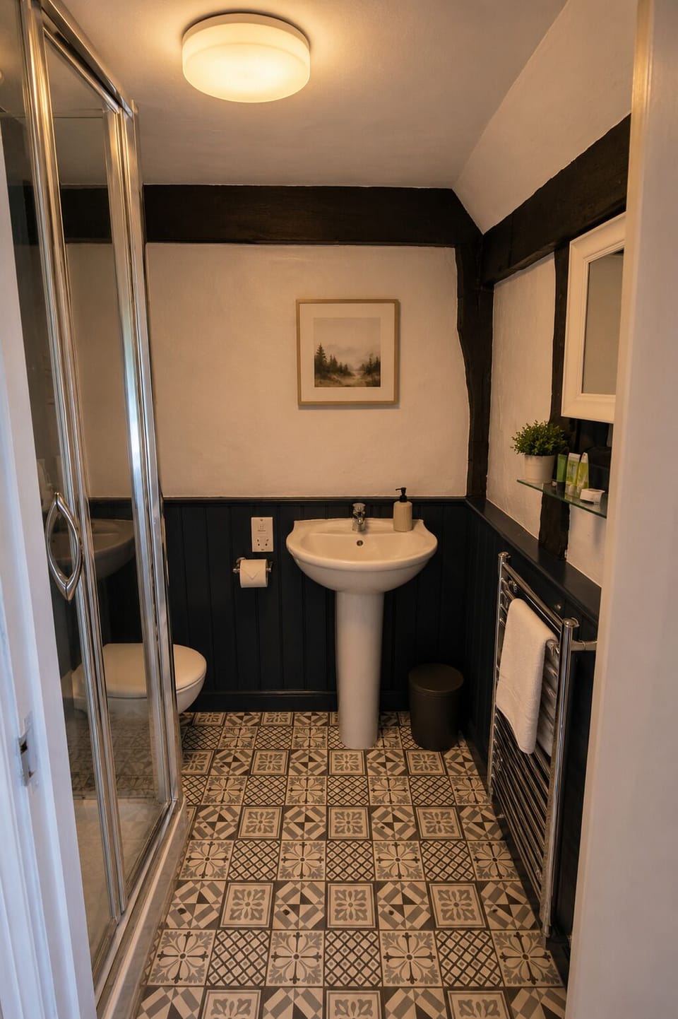 Basic Double Room, Ensuite (ROOM 6) | Bathroom | Towels, soap, shampoo, toilet paper