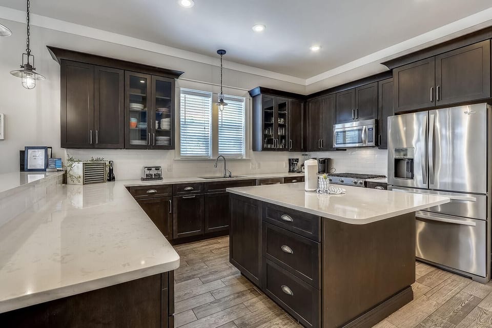 House, Multiple Beds (Salty Shores) | Private kitchen