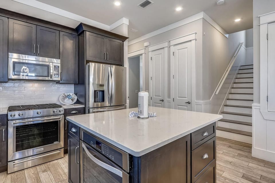 House, Multiple Beds (Salty Shores) | Private kitchen