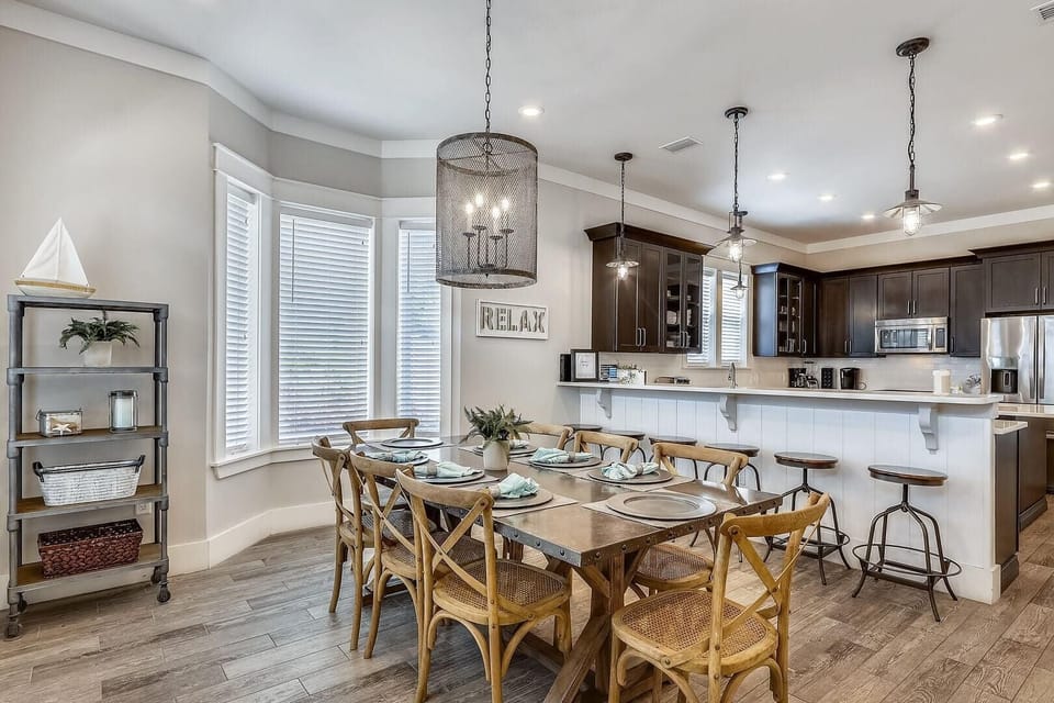 House, Multiple Beds (Salty Shores) | Dining