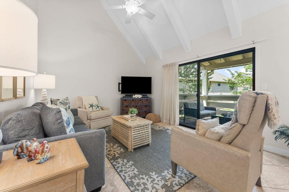 Condo, 1 King Bed with Sofa bed (Seascape Villas 8C- Take A Breather) | Living area